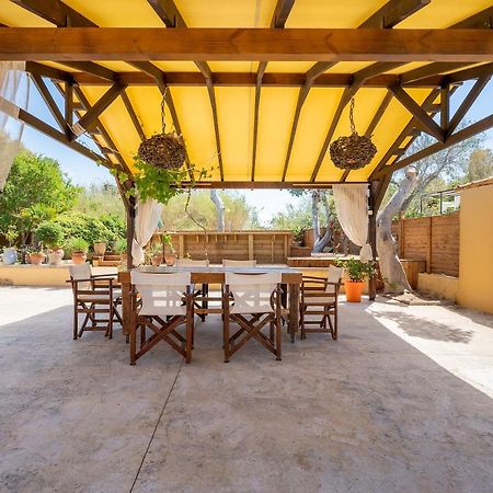 Selana House With Outdoor Pool Villa มัสติคารี ภายนอก รูปภาพ