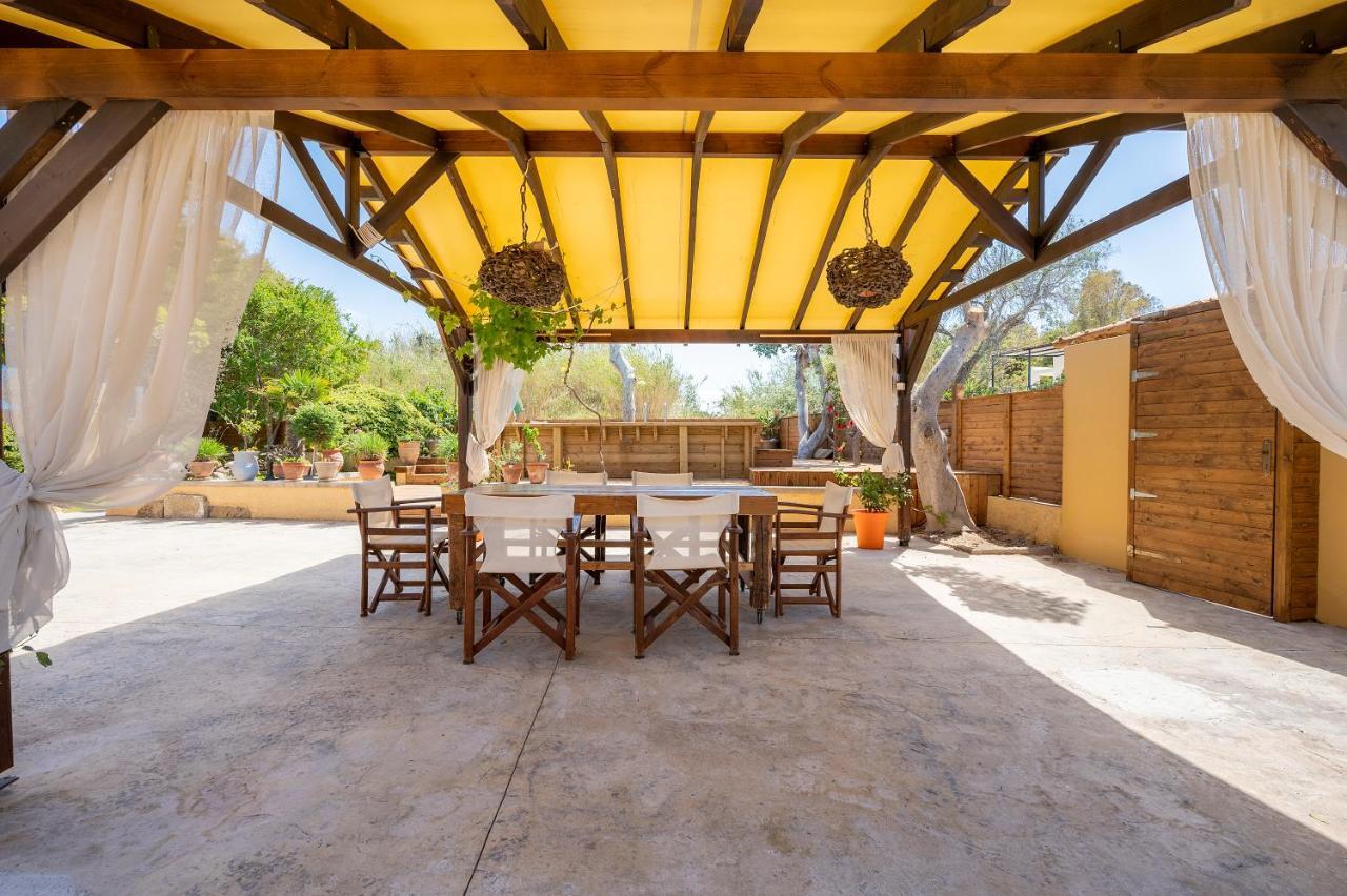 Selana House With Outdoor Pool Villa มัสติคารี ภายนอก รูปภาพ