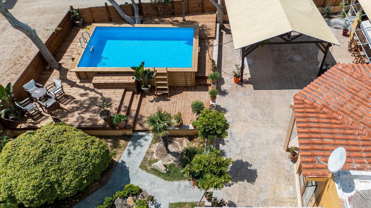 Selana House With Outdoor Pool Villa มัสติคารี ภายนอก รูปภาพ