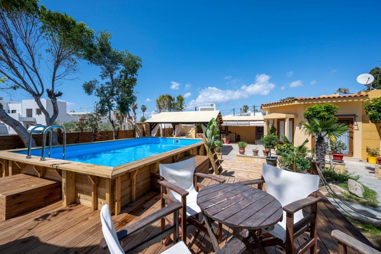 Selana House With Outdoor Pool Villa มัสติคารี ภายนอก รูปภาพ